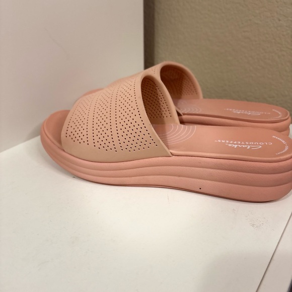 Clarks Cloudsteppers Pink Cushioned Slide Sandals | Women’s Size 10 - Picture 3 of 7